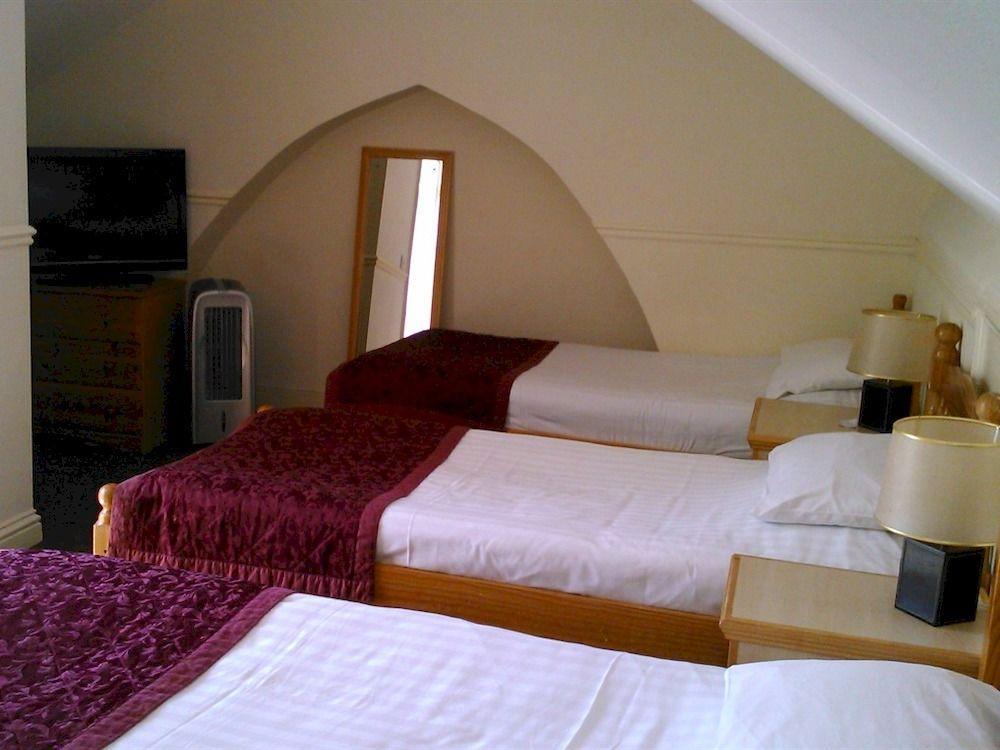 Central Hotel 2*
